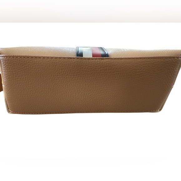 NWT Tommy Hilfiger Tan Crossbody Bag - Picture 3 of 8